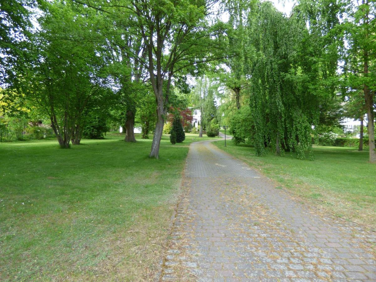 Sonnige-Ferienwohnung-100Qm-Im-1-Obergeschoss-Der-Villa-Walhall-In-Einem-Parkaehnlichen-Garten Sellin  Eksteriør bilde