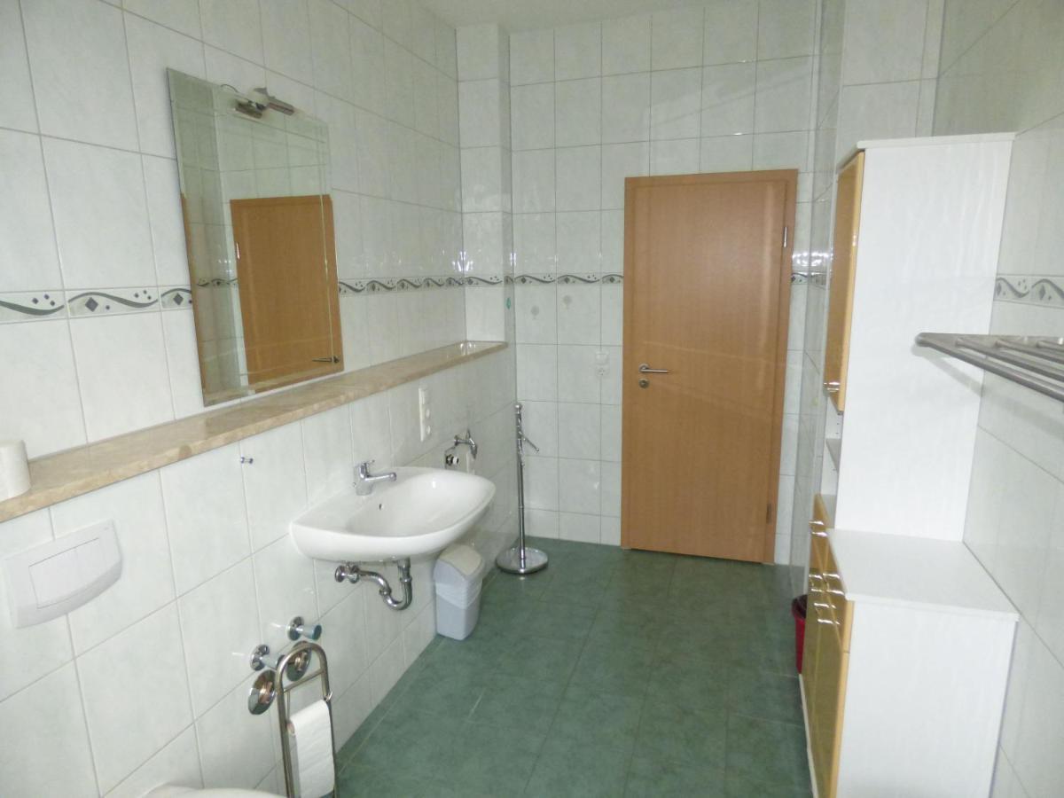 Sonnige-Ferienwohnung-100Qm-Im-1-Obergeschoss-Der-Villa-Walhall-In-Einem-Parkaehnlichen-Garten Sellin  Eksteriør bilde